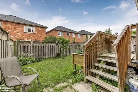 832 Sisler Avenue Newmarket ON L3X 2T7