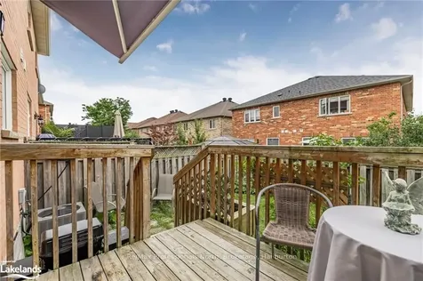 832 Sisler Avenue Newmarket ON L3X 2T7