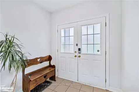 832 Sisler Avenue Newmarket ON L3X 2T7