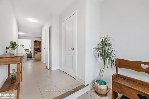 832 Sisler Avenue Newmarket ON L3X 2T7