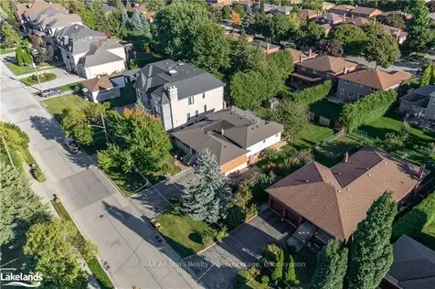 149 May Avenue Richmond Hill ON L4C 3S8