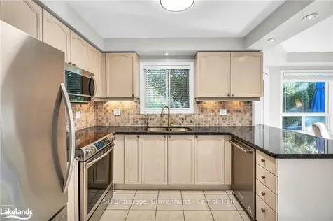 748 College Manor Drive Newmarket ON L3Y 8G6