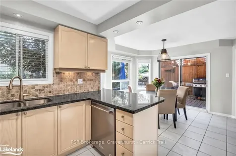 748 College Manor Drive Newmarket ON L3Y 8G6