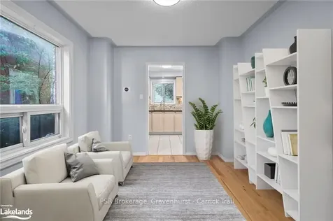 748 College Manor Drive Newmarket ON L3Y 8G6