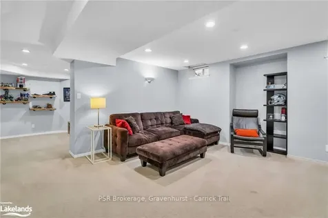 748 College Manor Drive Newmarket ON L3Y 8G6
