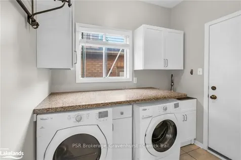 748 College Manor Drive Newmarket ON L3Y 8G6