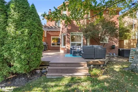 748 College Manor Drive Newmarket ON L3Y 8G6