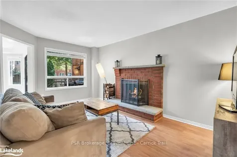 748 College Manor Drive Newmarket ON L3Y 8G6