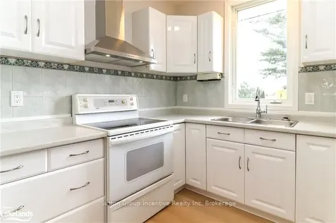 15 Hawthorne Drive Innisfil ON L9S 1P7