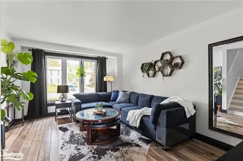 712 Elgin Street Newmarket ON L3Y 3B6