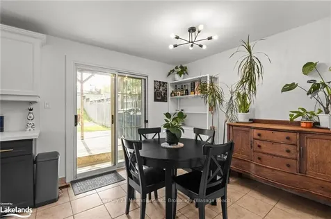 712 Elgin Street Newmarket ON L3Y 3B6