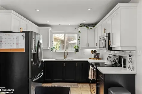 712 Elgin Street Newmarket ON L3Y 3B6