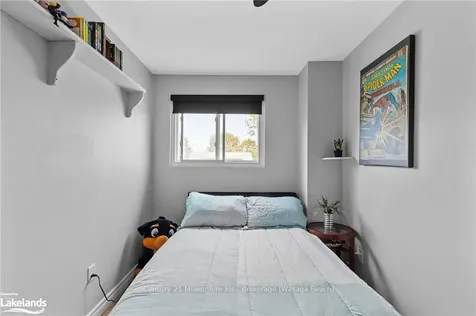 712 Elgin Street Newmarket ON L3Y 3B6