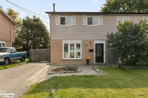 712 Elgin Street Newmarket ON L3Y 3B6