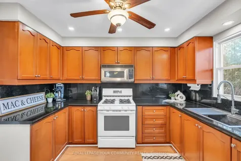 33 Sunnidale Boulevard Georgina ON L0E 1L0