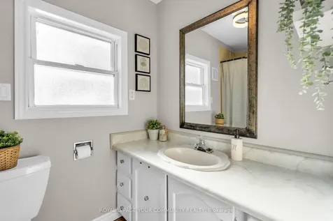 33 Sunnidale Boulevard Georgina ON L0E 1L0