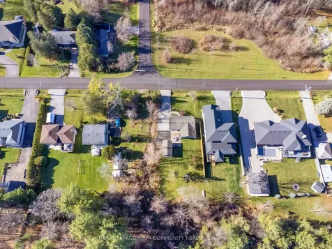 33 Sunnidale Boulevard Georgina ON L0E 1L0