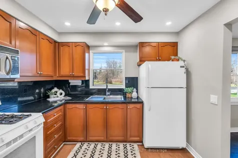 33 Sunnidale Boulevard Georgina ON L0E 1L0