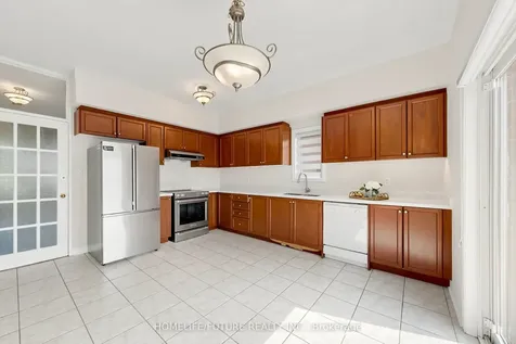 65 Maple Ridge Crescent Markham ON L6E 1V2