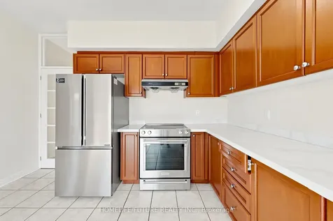 65 Maple Ridge Crescent Markham ON L6E 1V2