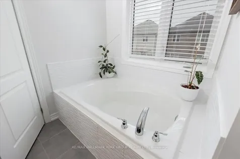 39 Prosser Crescent Georgina ON L0E 1R0