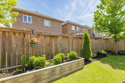 39 Prosser Crescent Georgina ON L0E 1R0