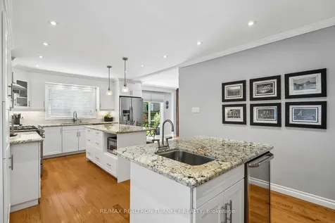 330 Bristol Road Newmarket ON L3Y 7Z9