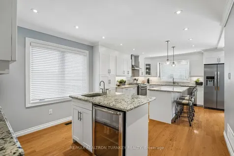 330 Bristol Road Newmarket ON L3Y 7Z9