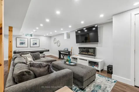 330 Bristol Road Newmarket ON L3Y 7Z9