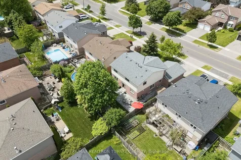330 Bristol Road Newmarket ON L3Y 7Z9
