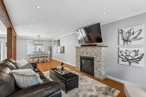 330 Bristol Road Newmarket ON L3Y 7Z9