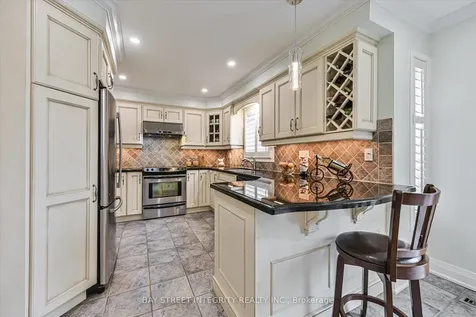 535 Malvern Crescent Newmarket ON L3Y 7L7