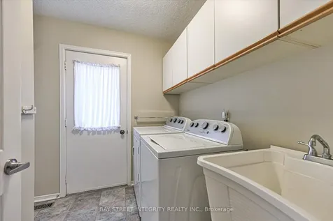 535 Malvern Crescent Newmarket ON L3Y 7L7
