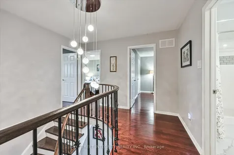 535 Malvern Crescent Newmarket ON L3Y 7L7