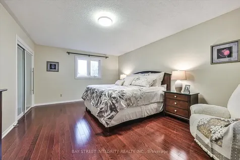 535 Malvern Crescent Newmarket ON L3Y 7L7