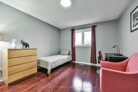 535 Malvern Crescent Newmarket ON L3Y 7L7