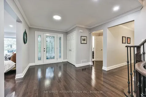 535 Malvern Crescent Newmarket ON L3Y 7L7