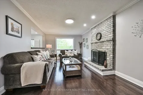 535 Malvern Crescent Newmarket ON L3Y 7L7