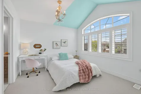 721 Dillman Avenue Newmarket ON L3X 0J8