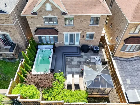 721 Dillman Avenue Newmarket ON L3X 0J8