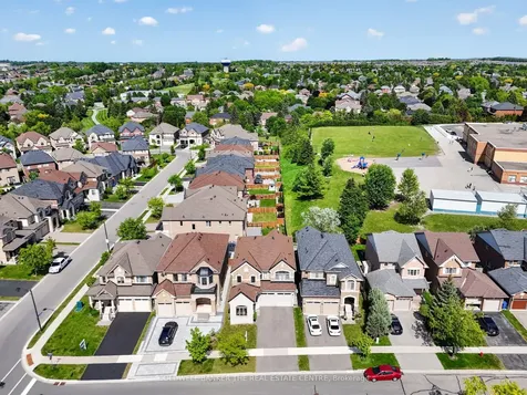 721 Dillman Avenue Newmarket ON L3X 0J8