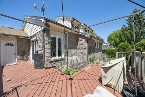 42 Eastman Crescent Newmarket ON L3Y 5S1