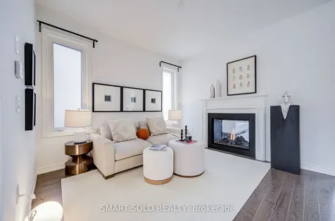 15 Forest Edge Crescent East Gwillimbury ON L9N 1R8