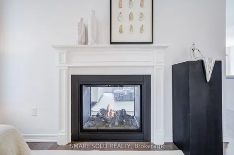 15 Forest Edge Crescent East Gwillimbury ON L9N 1R8