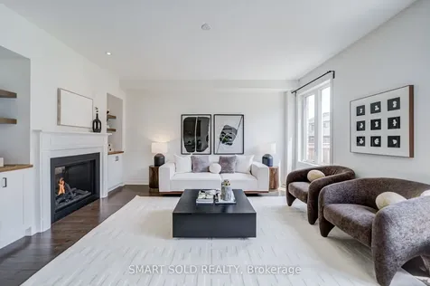 15 Forest Edge Crescent East Gwillimbury ON L9N 1R8