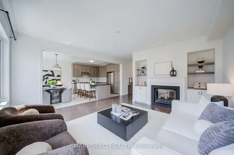 15 Forest Edge Crescent East Gwillimbury ON L9N 1R8