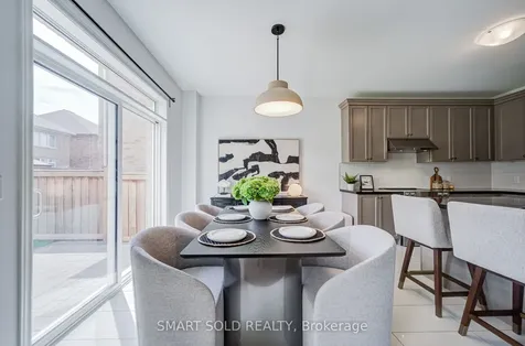 15 Forest Edge Crescent East Gwillimbury ON L9N 1R8