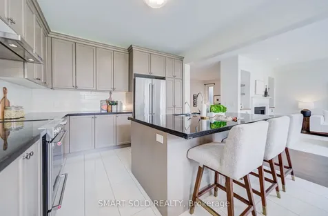 15 Forest Edge Crescent East Gwillimbury ON L9N 1R8