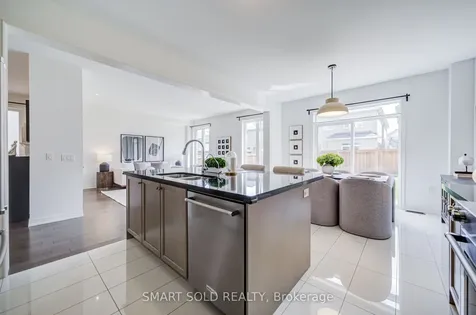 15 Forest Edge Crescent East Gwillimbury ON L9N 1R8