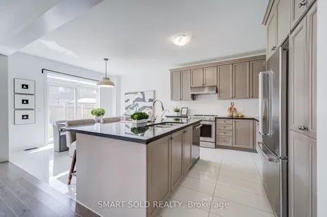 15 Forest Edge Crescent East Gwillimbury ON L9N 1R8